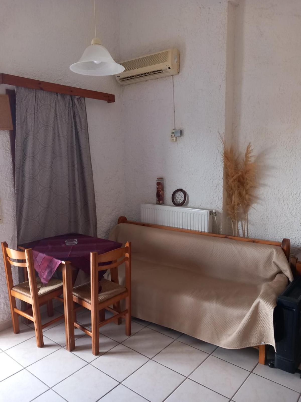 Antikristo Rooms Karteros Bagian luar foto